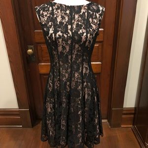 Classy dress, pink with black lace